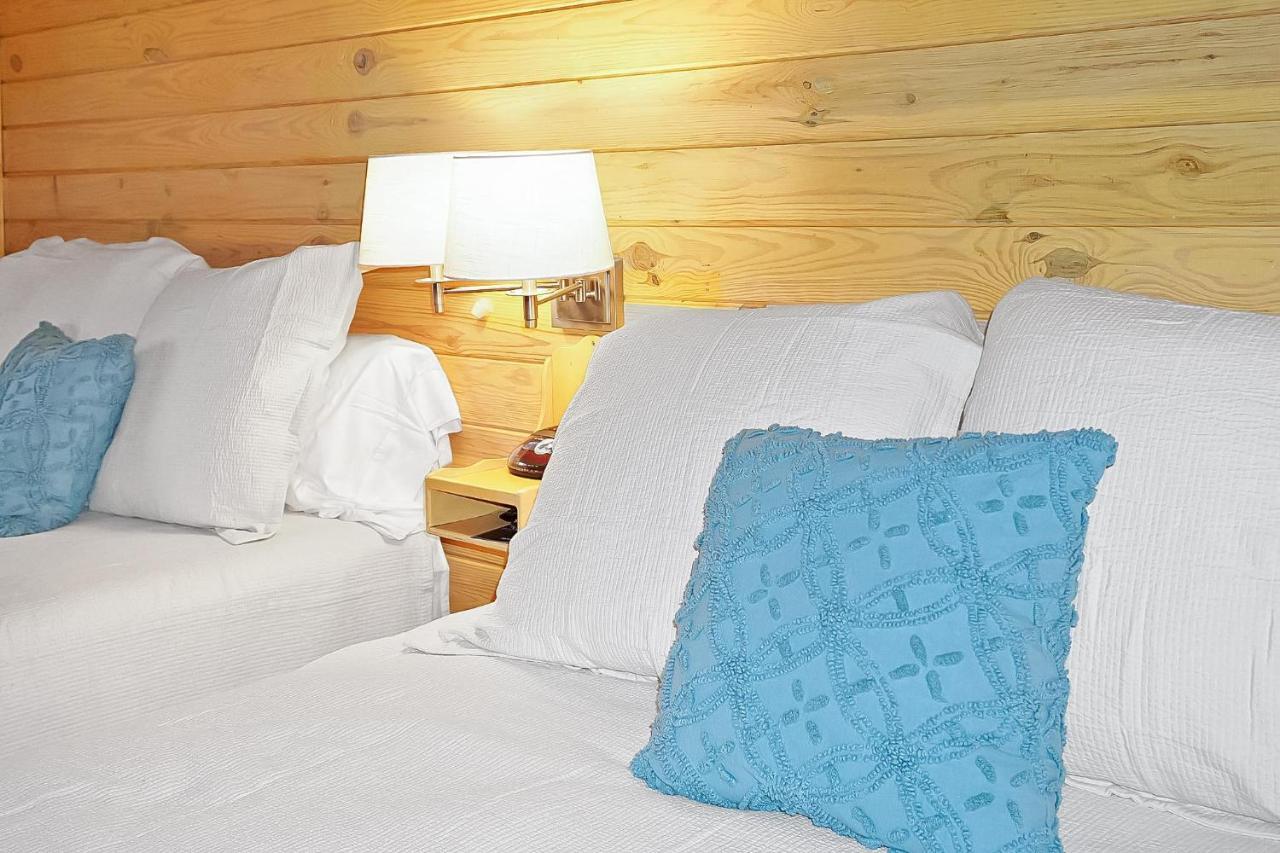 Wimberley Log Cabins Resort And Suites- Unit 8 Dış mekan fotoğraf