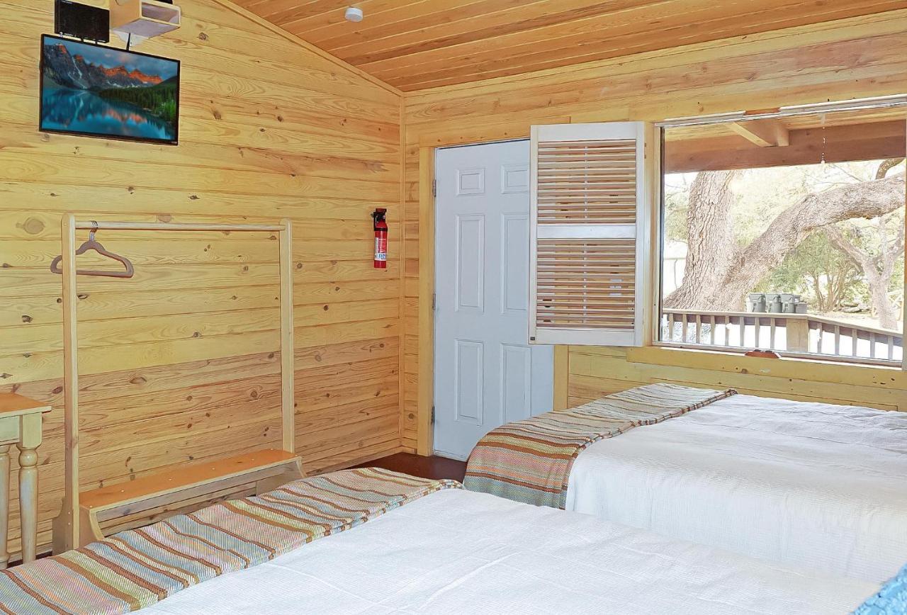 Wimberley Log Cabins Resort And Suites- Unit 8 Dış mekan fotoğraf